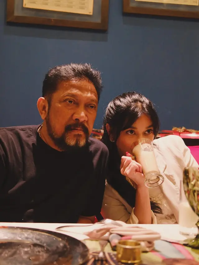 Pesona Naysila Mirdad yang Makin Matang di Usia 38 Tahun dengan Curtain Bangs