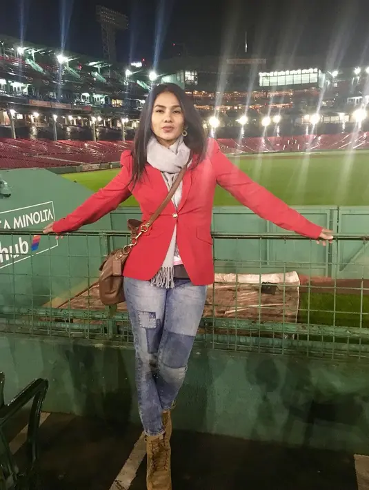 Walaupun umurnya sudah 37 tahun, akan tetapi penampilan Nova Eliza terlihat seperti ABG. (Foto: instagram.com/novaelizastory)