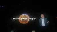 CEO Amazon Web Service (AWS), Adam Selipsky menjelaskan soal garapan andalannya, Project Kuiper pada acara re:Invent 2023 di Venetian Convention Center, Las Vegas, Nevada, Amerika Serikat, Selasa 28 November 2023. (Liputan6.com/Muhammad Radityo Priyasmoro)