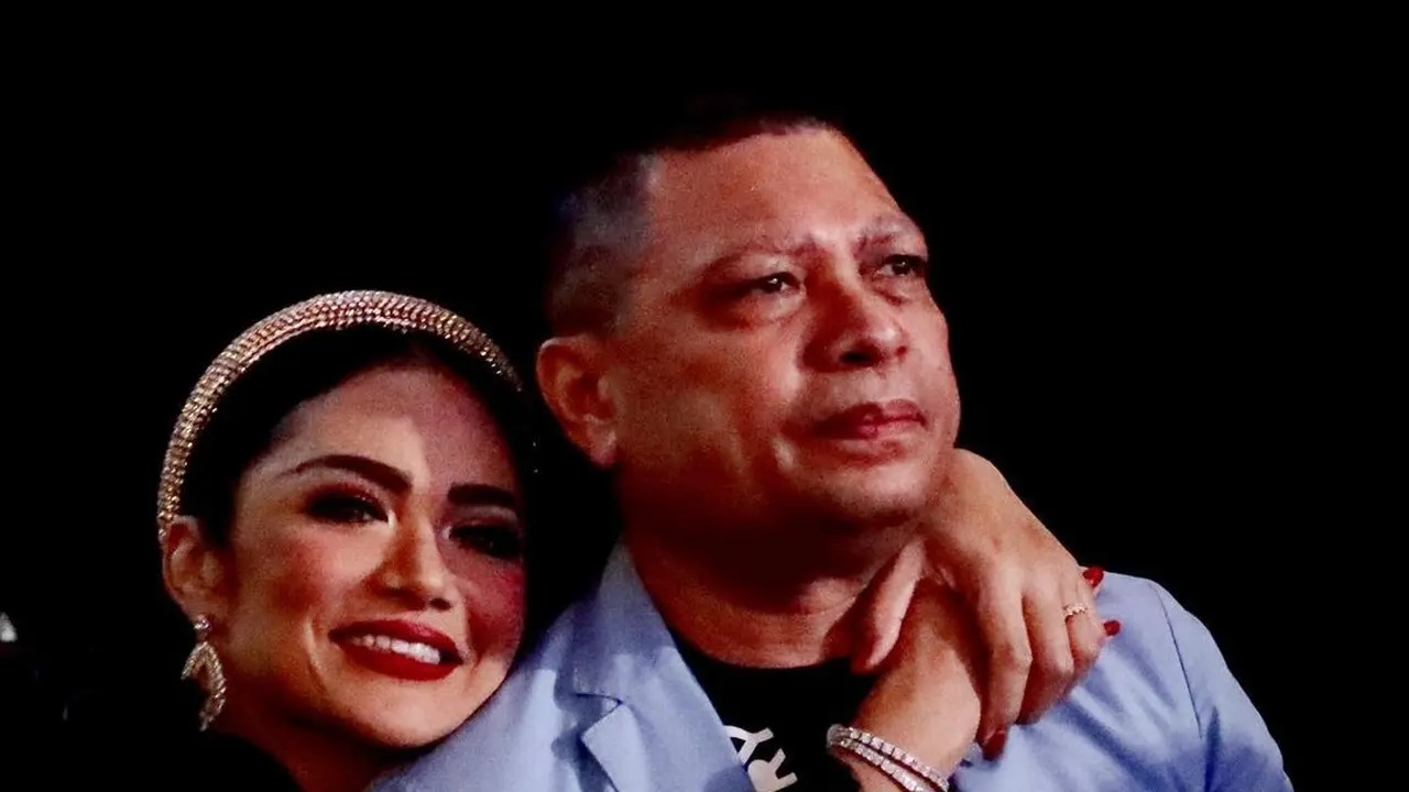 Krisdayanti dan Raul Lemos