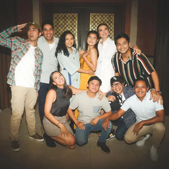 Main Web Series, Ini 6 Potret Raline Shah Bersama Para Pemain Dating Queen