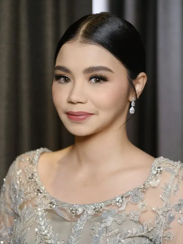 Alicia Bachsin Adik Bungsu Arumi Bachsin lamaran.