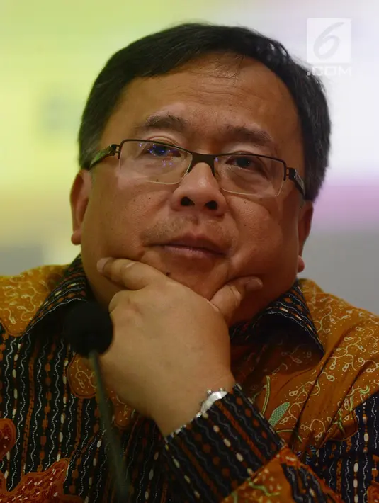 Menteri PPN/Bappenas, Bambang Brodjonegoro memberikan keterangan terkait rencana pemindahan ibu kota negara di Jakarta, Selasa (30/4/2019). Salah satu syarat yang diinginkan pemerintah adalah daerah pengganti Jakarta sebagai ibu kota ini memiliki risiko bencana yang rendah. (merdeka.com/Imam Buhori)