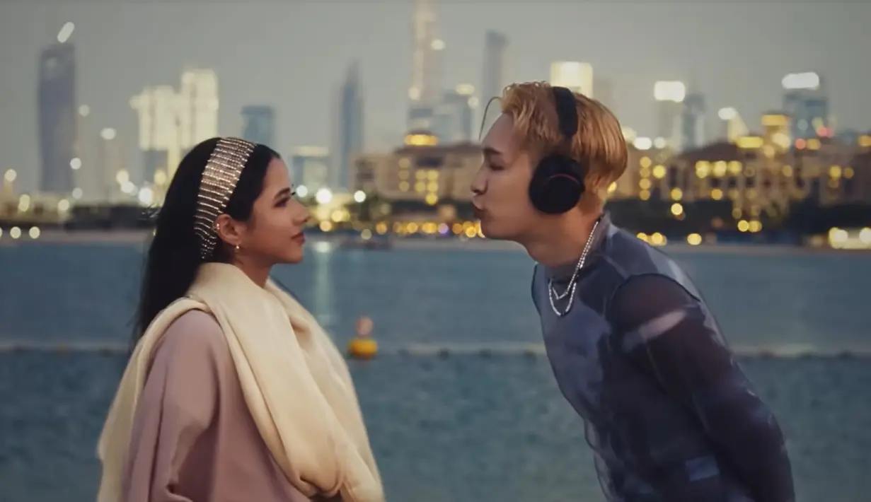 Video musik terbaru Lay Zhang "Psychic". [Foto: Warner Music China]