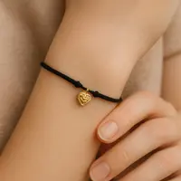 Model Gelang Emas Tali Hitam