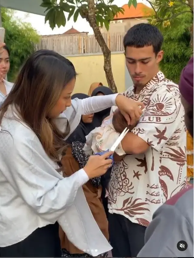 6 Potret Kenangan Dali Wassink dan Kamari Sang Buah Hati, Sosok Ayah Terbaik