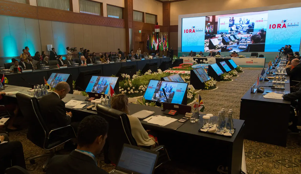 Suasana acara SOM KTT Indian Ocean Rim Association (IORA) 2017 di JCC, Jakarta, Minggu (5/3). Pertemuan tersebut diharapkan akan menghasilkan dokumen IORA Concord, Plan Of Action dari IORA Concord. (IORA Summit 2017 / Rosa Panggabean / pras / AA / 17)