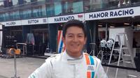 Rio Haryanto Pamer Paddock (Facebook)