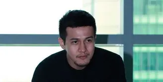 Satu Almamater, Herjunot Ali ungkap rasa bangga kepada Gubernur DKI Jakarta.