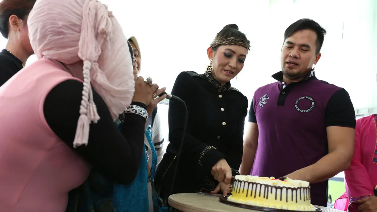 Saipul Jami dan Indah Sari