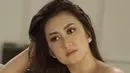 <p>Mengenakan pakaian hitam dengan rambut tergerai, penampilan Nafa Urbach terlihat cantik ya! (Instagram/nafaurbach)</p>