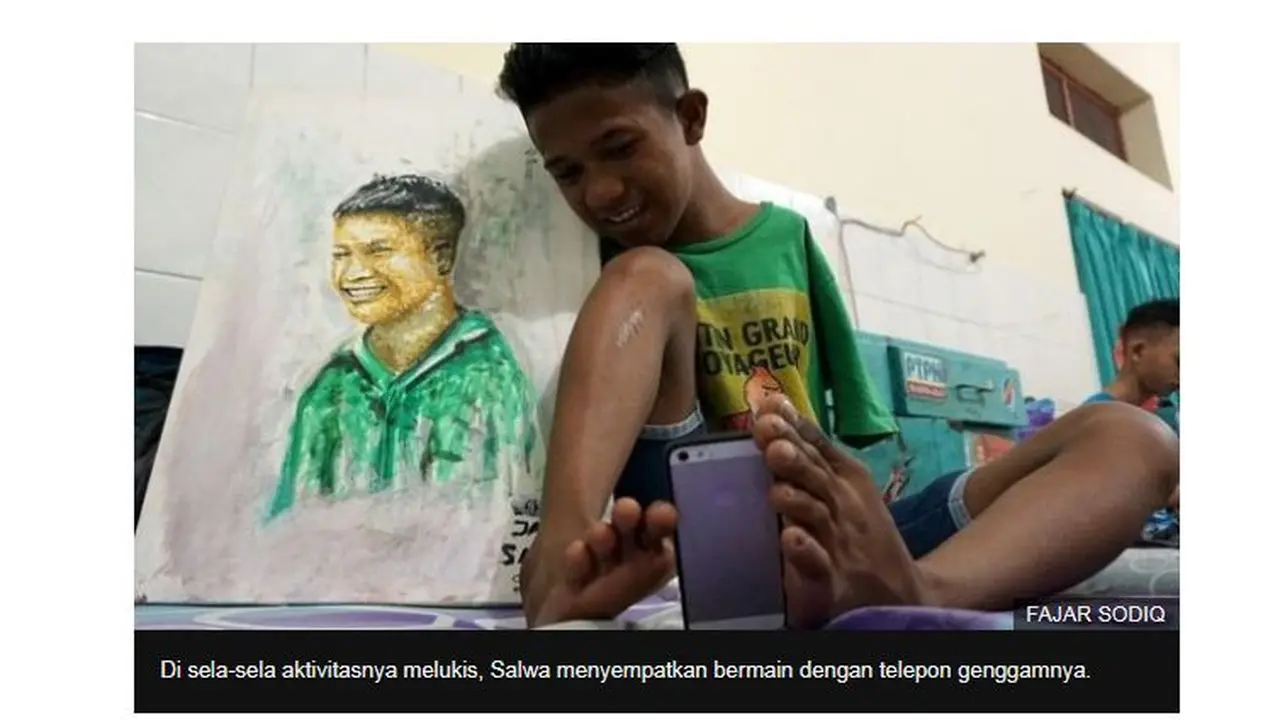 Muhamad Salwa Aristotel, penyandang disabilitas tanpa lengan yang berhasil melukis sketsa wajah Wapres AS