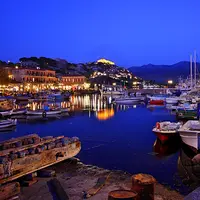 Desa-desa ini yang menggambarkan keindahan alam Yunani.