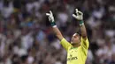 Keylor Navas adalah kiper Real Madrid sejak musim 2014/2015 dan hijrah ke PSG pada musim 2019/2020. Ia berjasa antarkan El Real raih trofi Liga Champions tiga kali berturut-turut dan tercatat pernah tampil sebanyak 162 pertandingan dengan 52 clean sheet. (Foto: AFP/Javier Soriano)