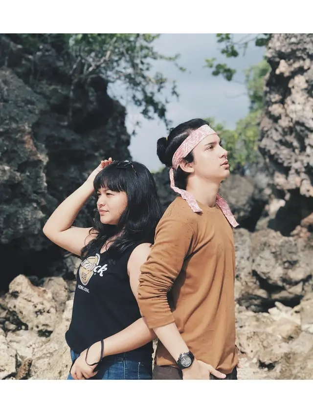 Sering Dikira Pacaran, Ini 6 Potret Persahabatan Amel Carla dan Endy Arfian