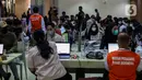 Suasana vaksinasi massal di Pasar Tanah Abang, Jakarta, Sabtu (31/7/2021). Menko Marves Luhut Binsar Pandjaitan meminta Kemenkes bersama TNI-Polri terus mempercepat program vaksinasi COVID-19 hingga mencapai dua juta suntikan per hari mulai Agustus 2021. (Liputan6.com/Johan Tallo)