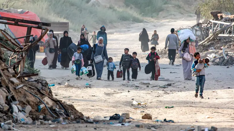 Warga Gaza Balik ke Pengungsian