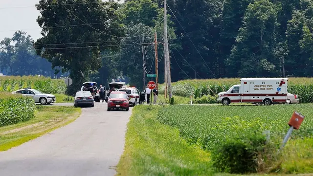 Beberapa jalan raya di kawasan Cincinnati dekat kantor FBI ditutup dan pejabat di Ohio melakukan lockdown dalam radius 1,5 kilometer. (AP: Nick Graham)