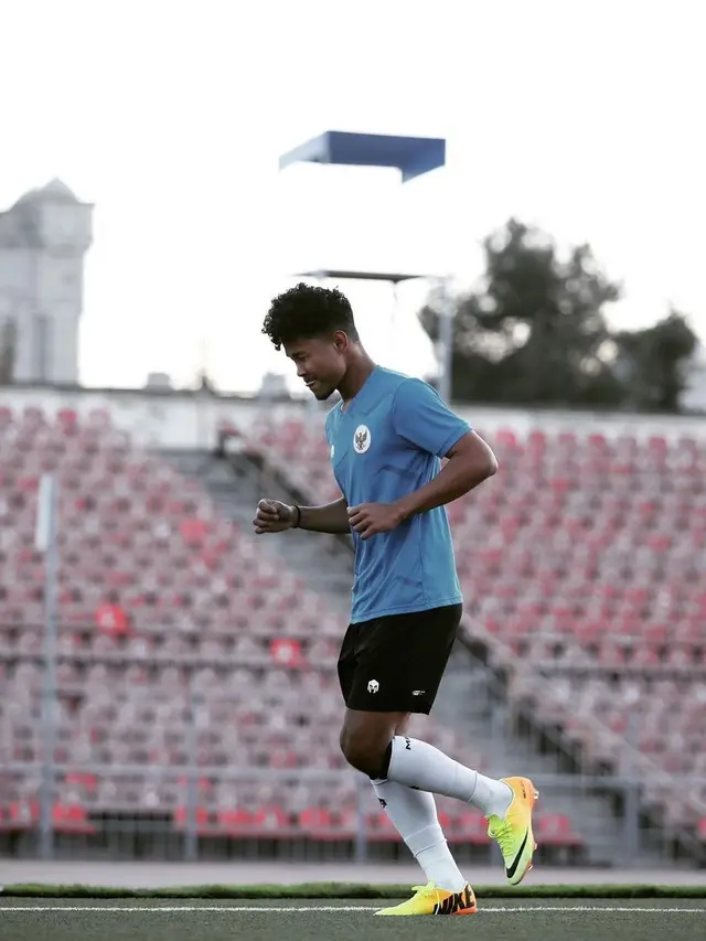 Bagus Kahfi mengikuti latihan bersama Timnas Indonesia U-23.