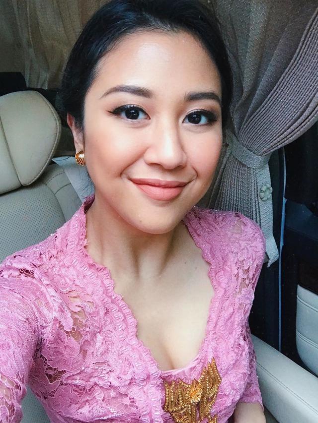 Sherina Munaf Unggah Potret Pakai Kebaya, Warganet Ramai ...