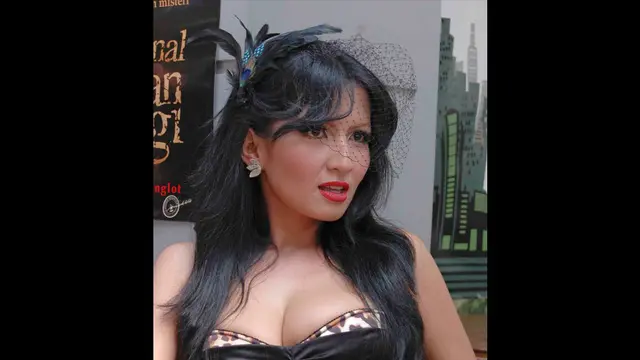 6 Artis Pemilik Payudara Besar