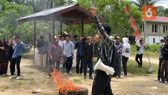 Aksi Demo di Kampus PNN