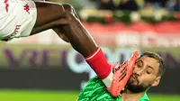 Ngeri! Wajah Donnarumma Berdarah-darah Kena Tendangan Horor Wilfried Singo, Terpaksa Tinggalkan Pertandingan