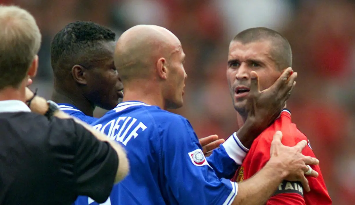  Roy Keane saat menjadi pemain telah mengoleksi 11 kartu merah dalam kariernya dengan Manchester United. Dia juga terkenal saat berseteru dengan Patrick Viera pada Liga Premier Inggris. (AFP/Adrian Dennis)