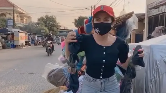 6 Potret Devina Ciputri, Selebgram yang Dikabarkan Kekasih Ade Londok 'Odading'