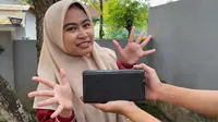Mahasiswa KKN UMJ Jember Olah Sampah Plastik Jadi Paving Block