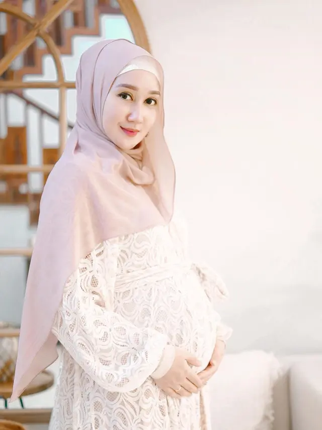 Potret kehamilan Dian Pelangi