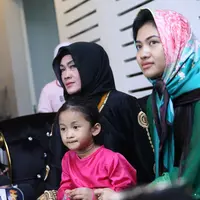 Tahlilan Julia Perez hari ke 7 (Nurwahyunan/bintang.com)