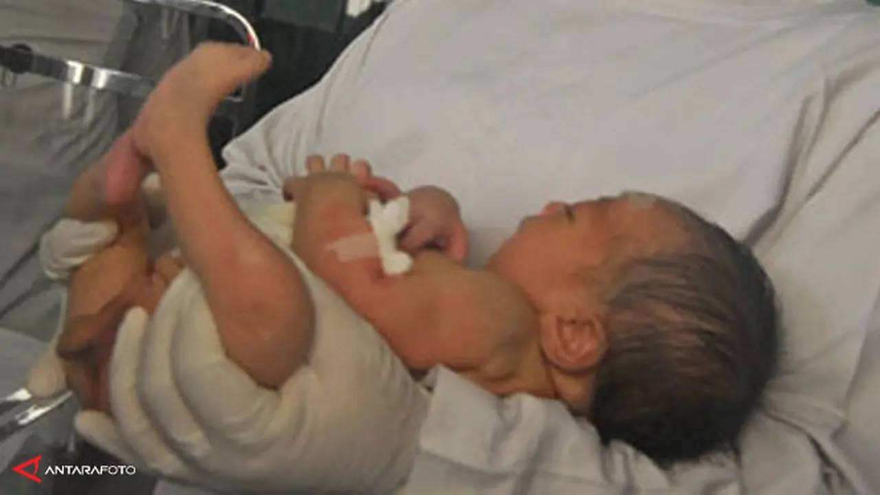 bayi-tabung-130326b.jpg