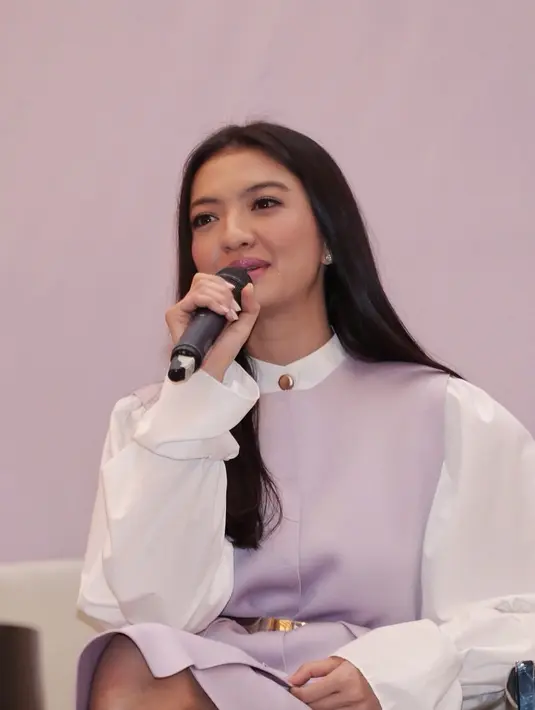 Hal ini pun didukung oleh sang ibu yang menyatakan Raline adalah sosok yang pintar dan mampu bersosialisasi serta menyesuaikan diri dimana pun dirinya berada. (Galih W. Satria/Bintang.com)