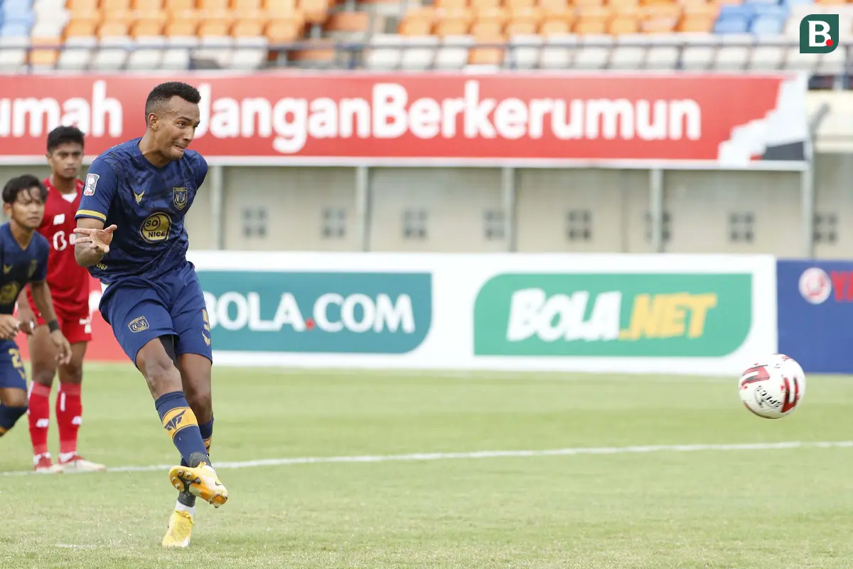 FOTO: Persela Lamongan Unggul 2-1 atas Persik Kediri di Babak Pertama - Melvyn Lorenzen