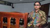 Terdakwa kasus korupsi pengadaan videotron Riefan Avrian di Pengadilan Tipikor, Jakarta, Kamis (9/10/2014) (Liputan6.com/Miftahul Hayat)