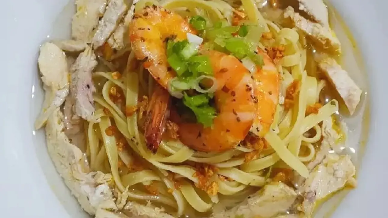 Resep fettuccine kuah ayam udang. (dok. Cookpad @Lvansca)