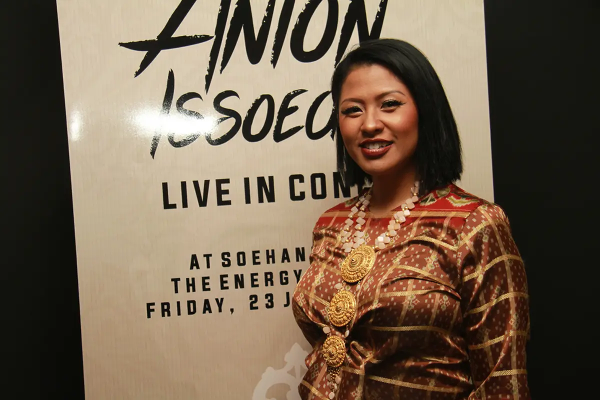 Dira Sugandi Nikmati Jadi Ibu