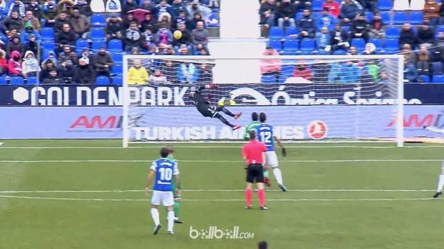 Berita video momen kiper Leganes, Ivan Cuellar, lakukan save fantastis di La Liga 2017-2018. This video presented by BallBall.
