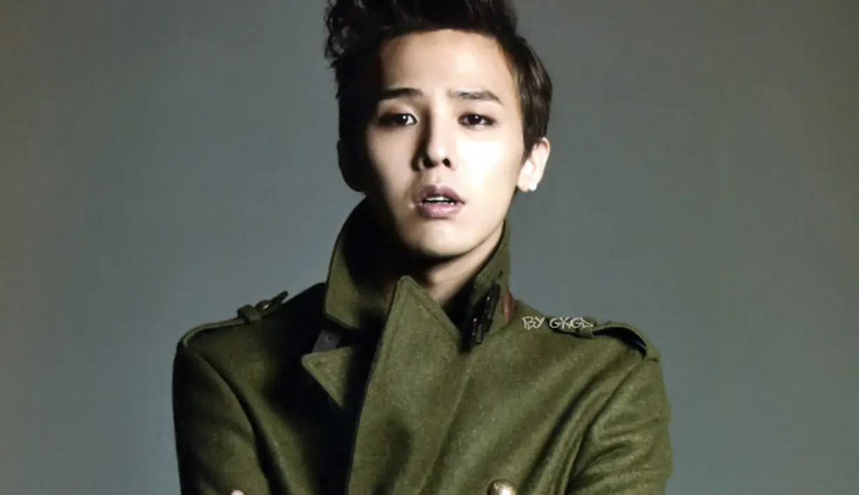 Cedera kaki yang dialami G-Dragon bukan karena aktivitasnya di wajib militer. GD sudah mengalami cedera kaki sebelum menjalankan wajib militer. (Foto: Soompi.com)