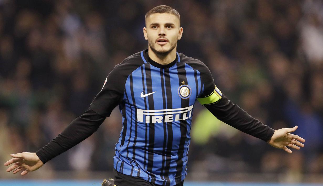 Kapten Inter Milan, Mauro Icardi, melakukan selebrasi usai mencetak gol ke gawang Sampdoria pada laga Serie A di Stadion Giuseppe Meazza, Selasa (24/10/2017). Inter Milan menang 3-2 atas Sampdoria. (AP/Luca Bruno)