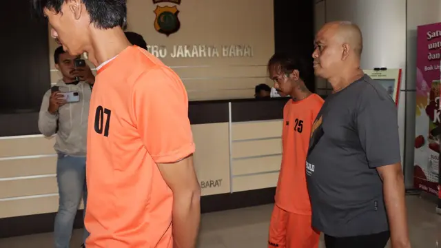 Seorang remaja wanita dengan gangguan mental diperkosa secara bergilir di rumah kontrakan kawasan Dadap, Tangerang. (Foto: Liputan6.com/Ady Anugrahadi)