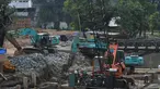Pemasangan Turap Kali Ciliwung menjadi prioritas Pemprov DKI Jakarta, Kamis (4/9/2014) (Liputan6.com/Johan Tallo)