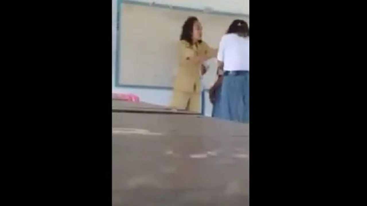 Panggilan Diabaikan, Tangan Guru Melayang ke Pipi Siswa