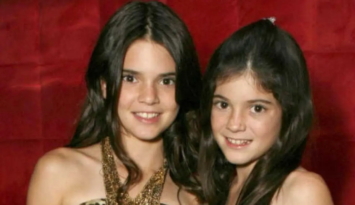 Beranjak remaja, Kylie dan Kendall pun tambah cantik.  (tuenlinea.com)