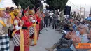 Marching band dan peragaan busana adat Indonesia yang ditampilkan prajurit TNI mampu menghipnotis pengunjung yang hadir dalam acara penutupan Festival Summer Camp di wilayah Kleyaa, Lebanon Selatan, Jumat (19/8/2011). (Pengirim: Badarudin B)