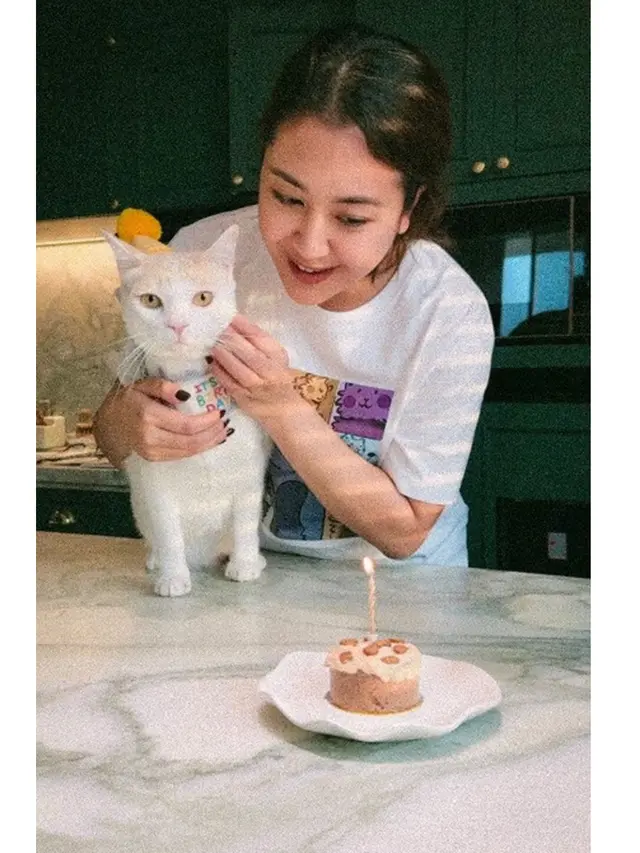 6 Potret Sherina Munaf dan Kucing Peliharaannya, Kerap Berbagi Momen Gemas