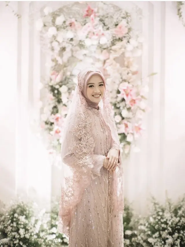 Tampilan Alca saat menikah dengan Bintang Emon, credit: @imagenic