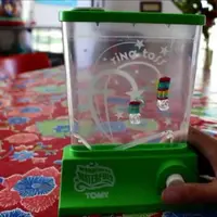 Mainan 90-an ini bisa bikin kamu gemas saking susahnya!