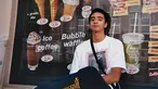 Perpaduan antara darah Padang dan Jerman, membuat Tobias Hartman miliki paras blasteran. (Liputan6.com/IG/@tobiasthariq)